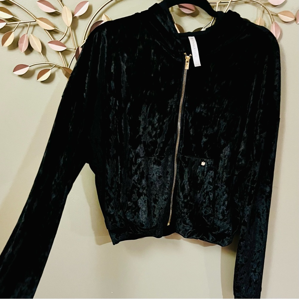 Fabletics crushed velvet cropped zip up hoodie size L - Picture 2 of 5